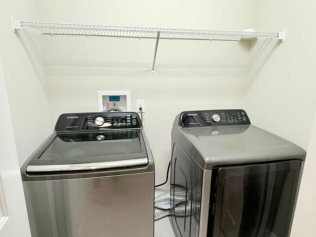 Building Photo - 2016 Salamanca St