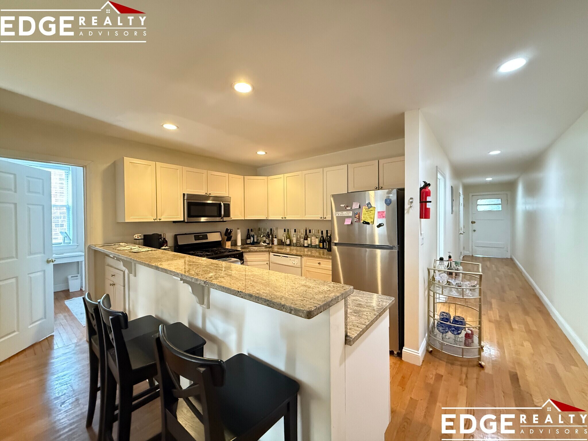 Building Photo - 72 Egmont St