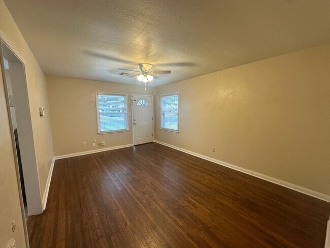 Building Photo - 332 Babb Dr