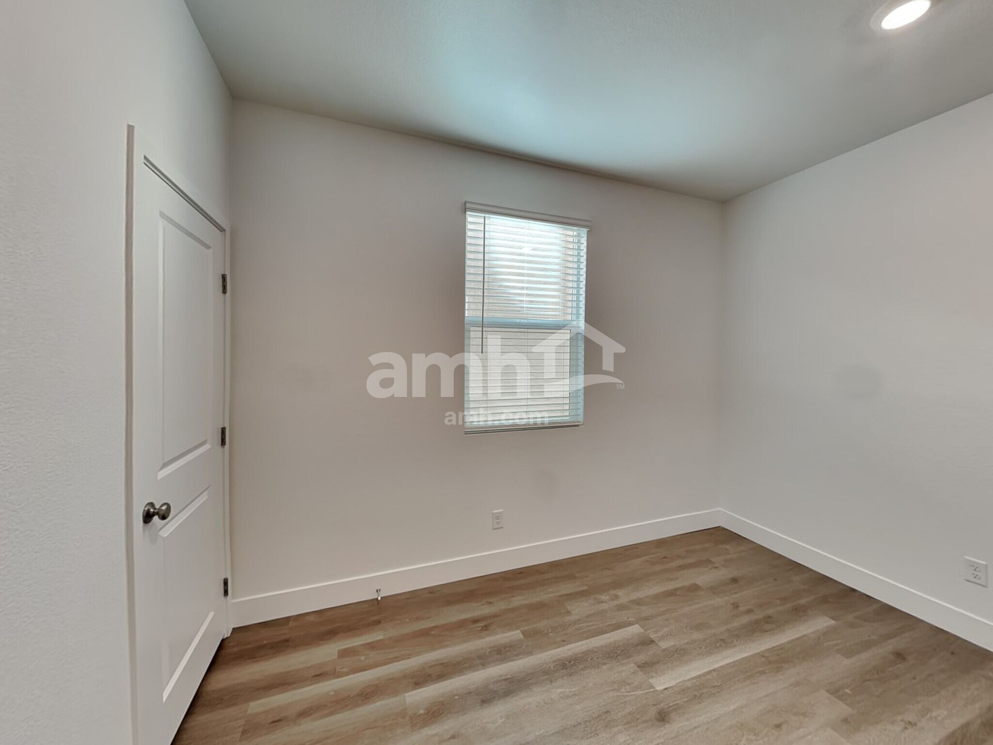 Building Photo - 11083 S Sanaco Ct
