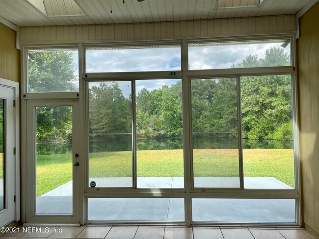 Building Photo - 400 Bayridge Ct