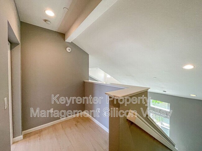 Building Photo - 679 Montara Terrace