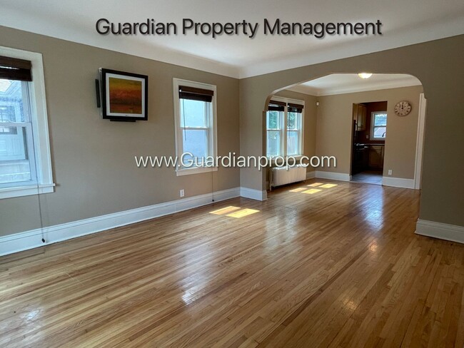 Building Photo - South Minneapolis Single Family Home, Fenc...