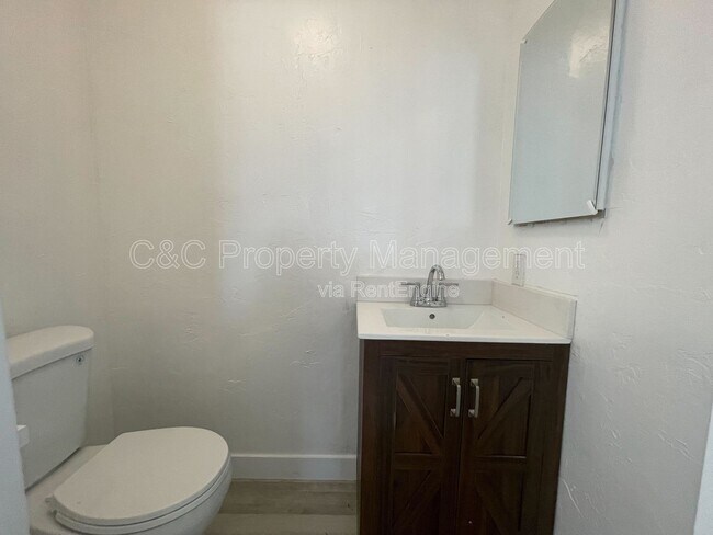 Building Photo - 1410 Cottonwood Ave