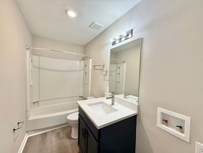 Building Photo - 102 Johnson St