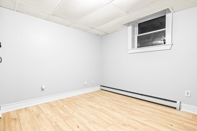 Building Photo - 547 White Mountain Hwy