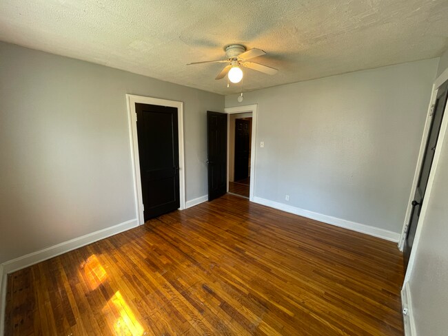 Building Photo - 5805 Tracy Ave