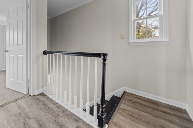 Building Photo - 803 W Davis St