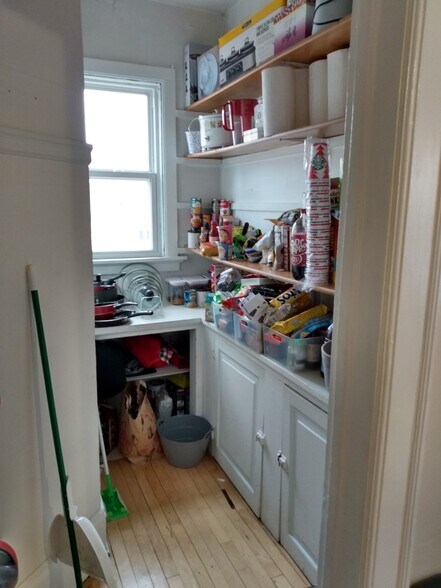 Building Photo - 2948 N Newhall St