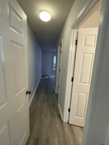 Master bedroom/Bedroom 3 - 1811 Barberry Dr