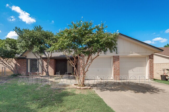 Building Photo - 6541 Ridglea Dr