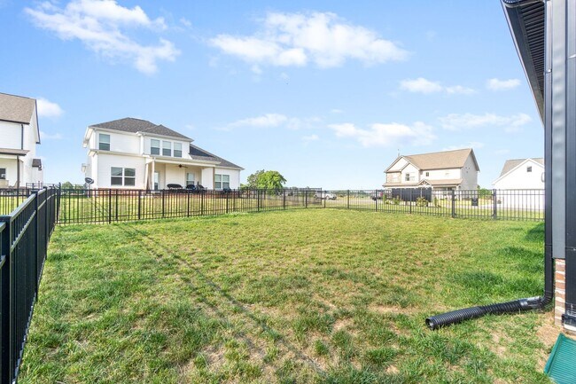Building Photo - 601 Battery Ct