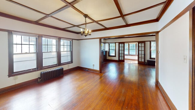 Dining Room - The Badger Den Apartments on Kendall