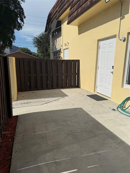 Building Photo - 3652 SW 60th Terrace