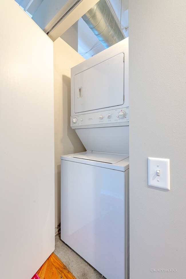 Building Photo - 500 S Clinton St