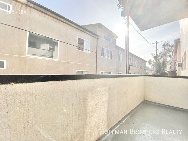 Building Photo - 5728 Camellia Ave