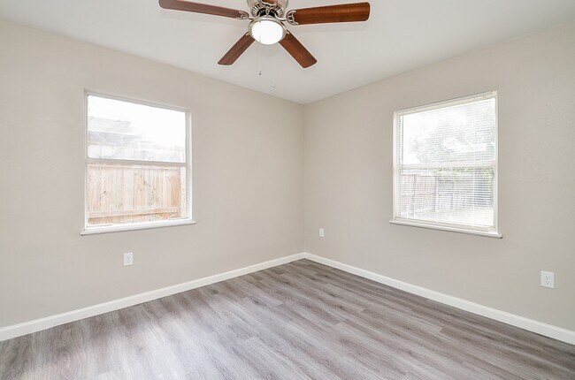 Building Photo - 6741 Limestone St