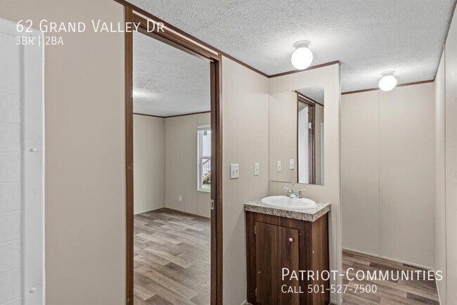 Building Photo - 62 Grand Valley Dr