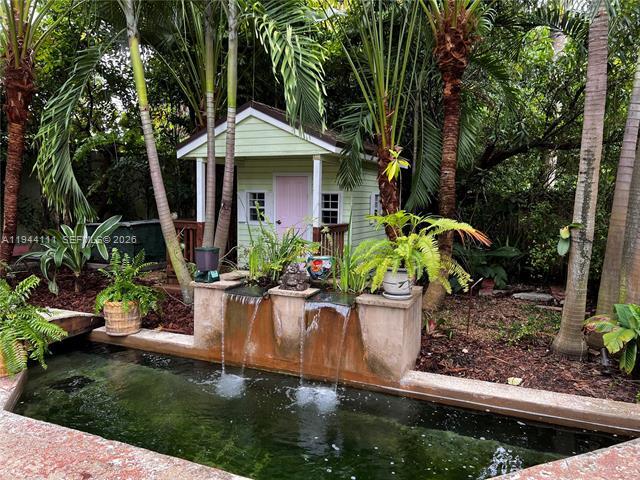 Building Photo - 2301 S Miami Ave