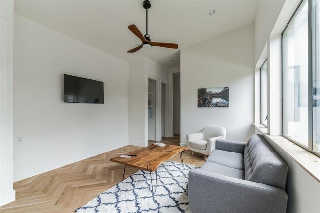 Building Photo - 107 Blue Ridge Trail