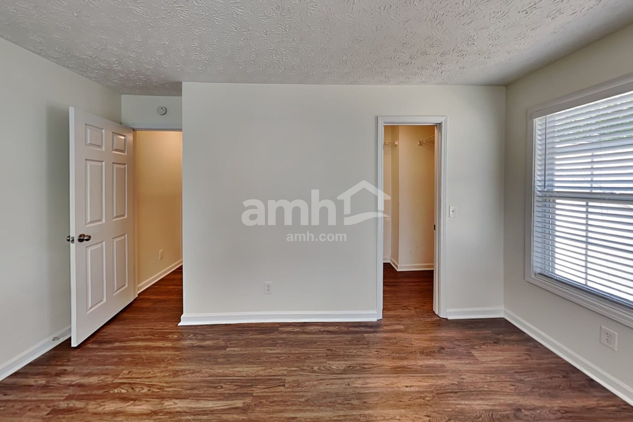 Building Photo - 205 Daventry Way