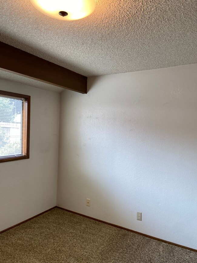Building Photo - 2772el