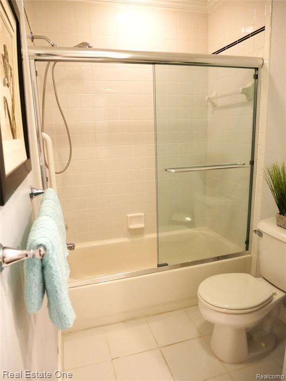 Building Photo - 444 Chester St