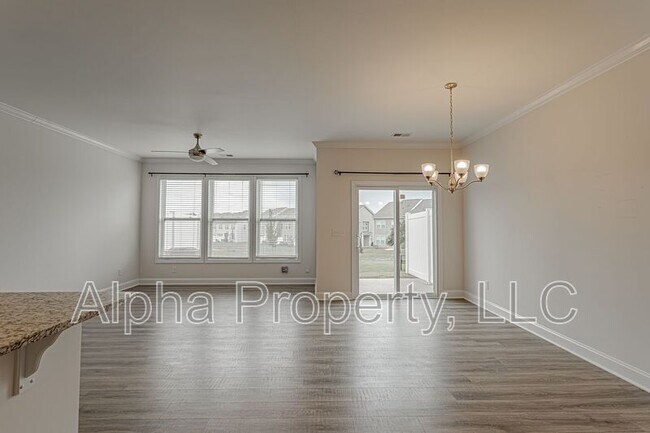 Building Photo - 420 Yellow Fox Rd
