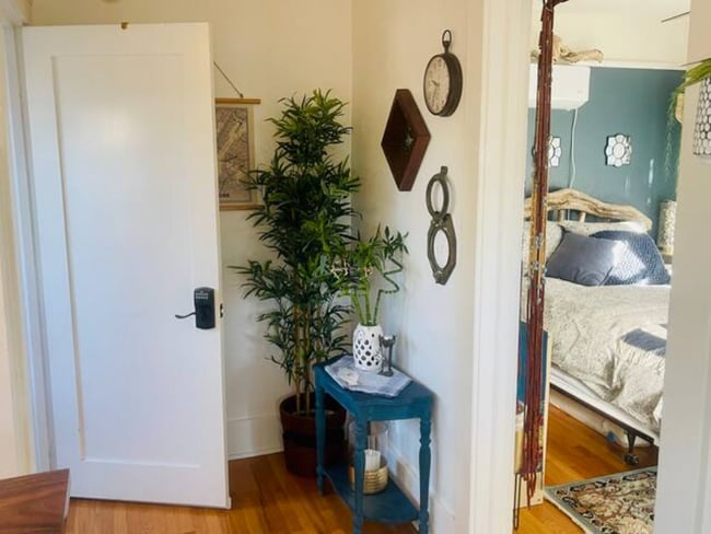 Building Photo - 2910 Grape Street