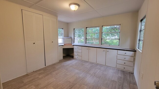 Building Photo - 5325 SE 32nd Ct