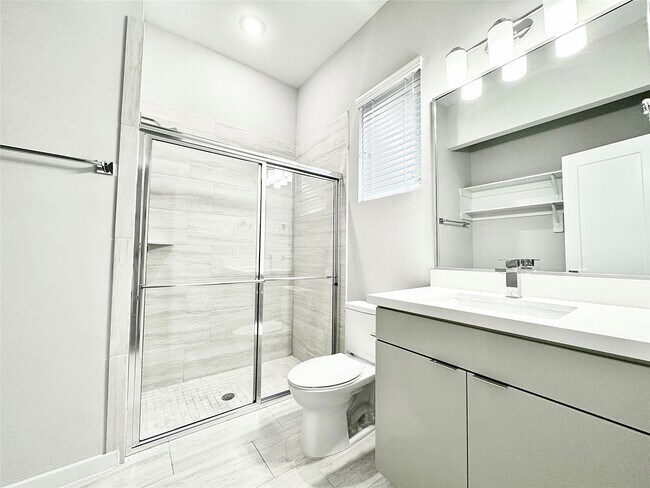 Building Photo - 5815 Fairdale Ln
