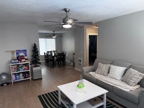 Building Photo - Beautifully Remodeled Condo!