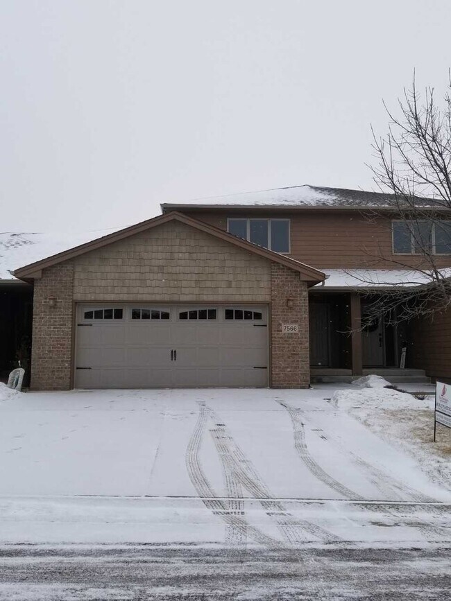 Building Photo - Spacious 2 Bedroom Grand Arbor Twin Home with Multiple Outdoor Spaces