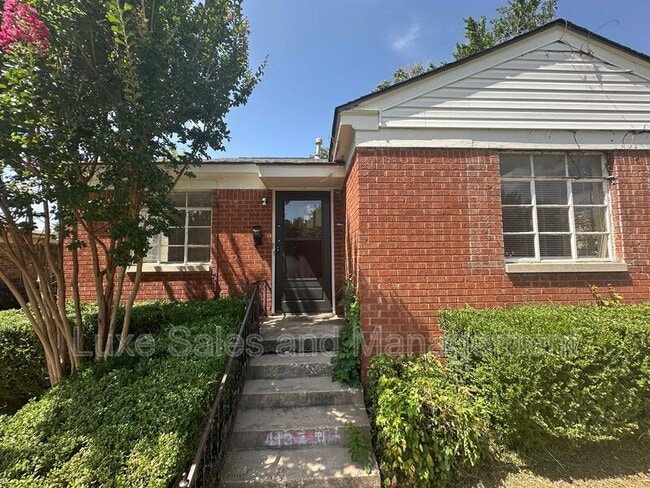 Building Photo - 4137 NW 13th St