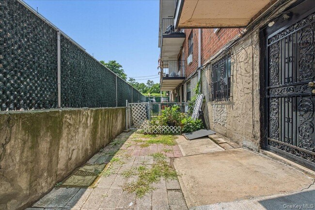 Building Photo - 78-06 153rd Ave