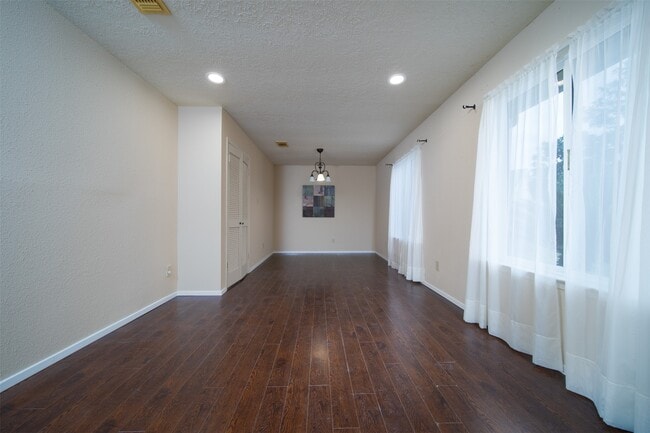 Building Photo - 2411 Gunston Ct
