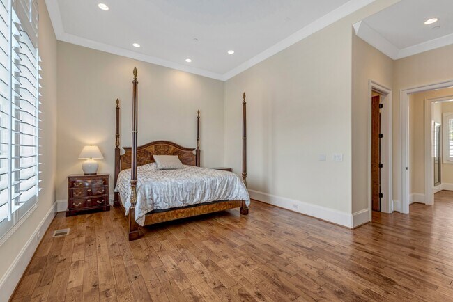 Building Photo - 5014 Mountview Pl