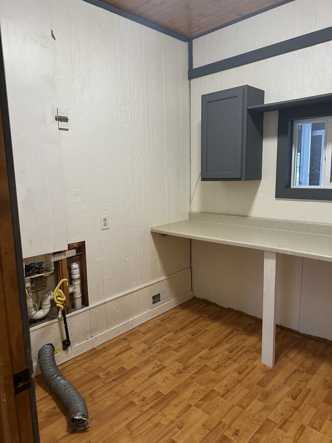 Building Photo - 9 S 160th Ave