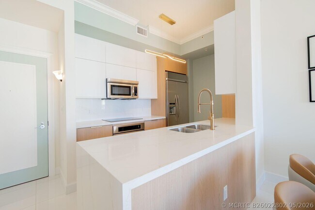 Building Photo - 550 Okeechobee Blvd
