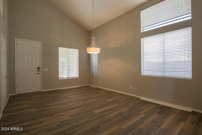 Building Photo - 3690 E Janelle Ct