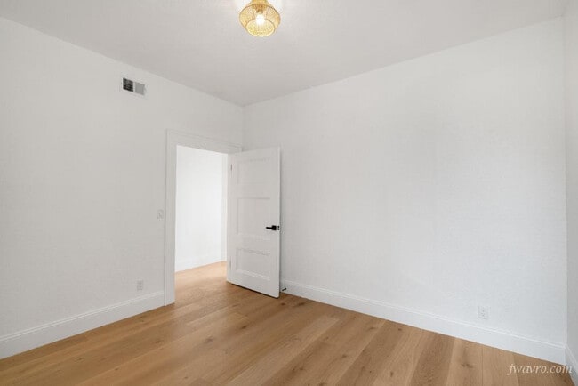 Building Photo - 814 Divisadero St