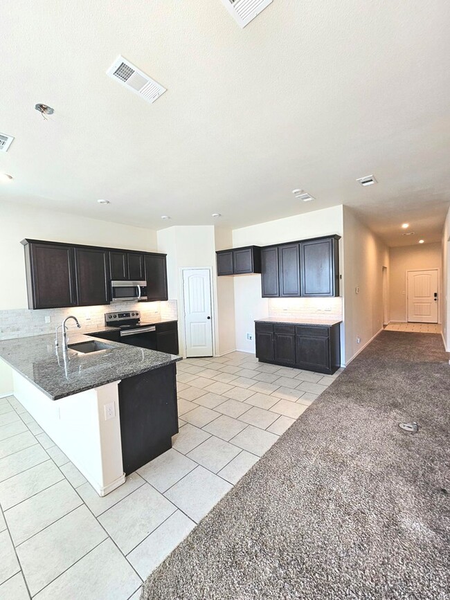 Building Photo - 1804 Rattler Ln