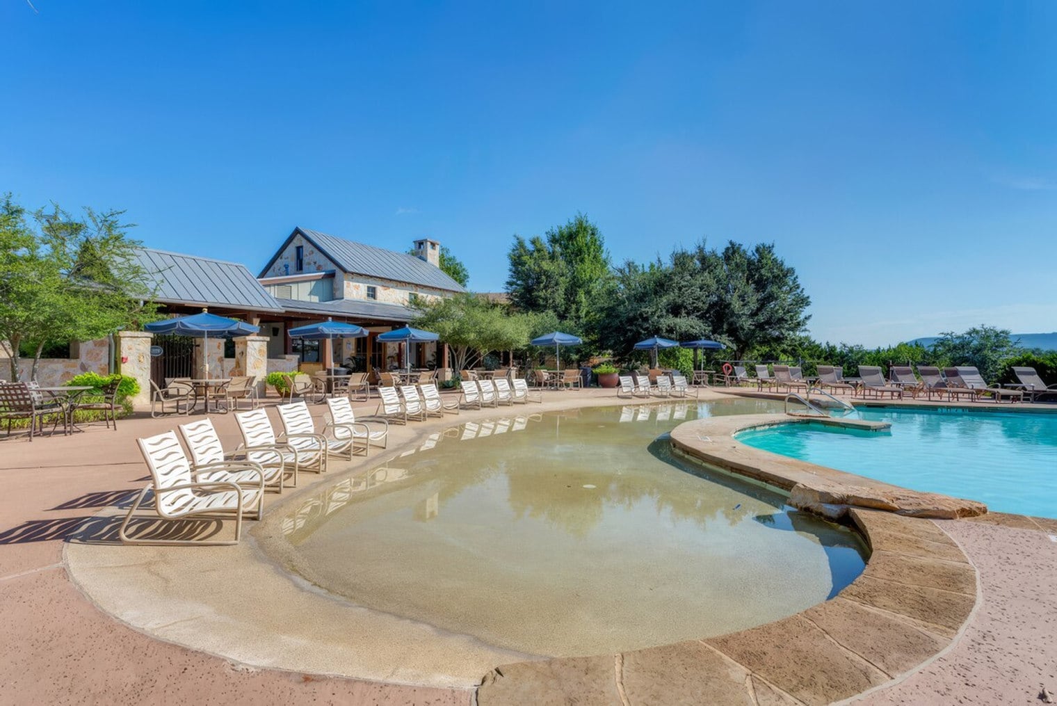 Building Photo - 17932 Edgewood Way