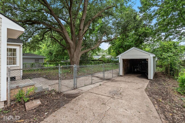 Building Photo - 4440 Clingman Dr