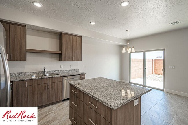 Building Photo - 1005 Tortoise Rock Dr