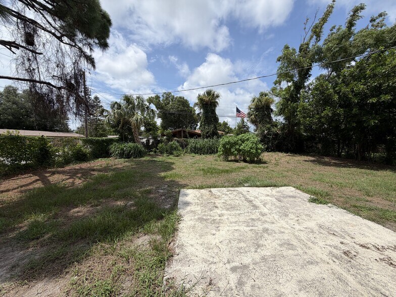 Building Photo - 2 Bed/1 Bath