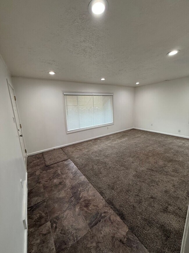 Building Photo - Beautiful home in Mapleton, UT