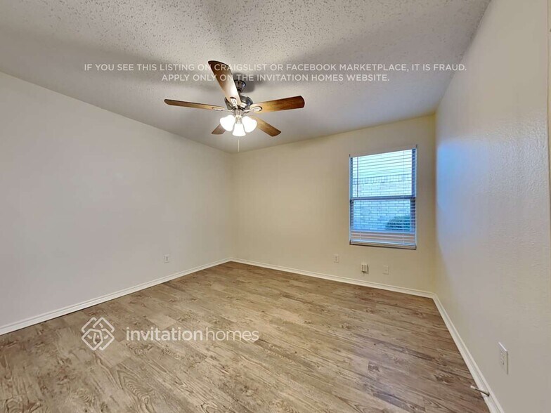 Building Photo - 3917 Fox Run Dr