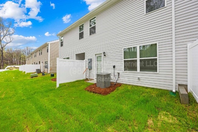 Building Photo - 9128 Lowfalls Ln