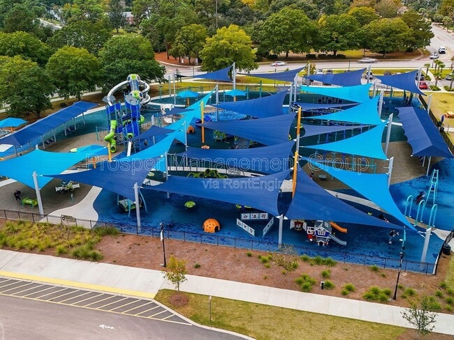 Building Photo - 4819 Boulevard Ln